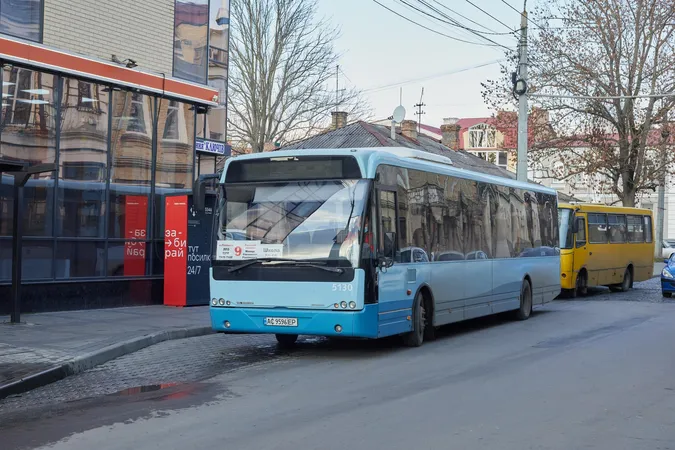 У Луцьку громадський транспорт їздитиме інакше: нові маршрути (фото)