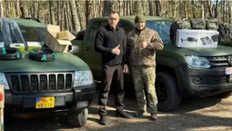 Пікапи, «мавіки», обладнання для зв'язку: волинські прокурори завезли допомогу тероборонівцям