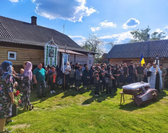 Поранили у Бахмуті: попрощалися з загиблим волинським воїном Сергієм Занюком (фото)