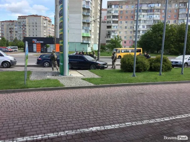У Луцьку на Конякіна – затримання: працює ДСР (фото)