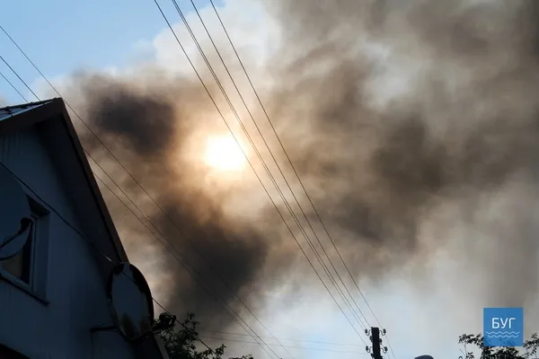 Повідомили деталі пожежі на швейній фабриці у Володимирі (фото)