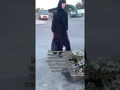 Ти деб*іл і маєш ввезти мене безкоштовно: у Дубно монахиня «накинулася» на таксиста (відео)