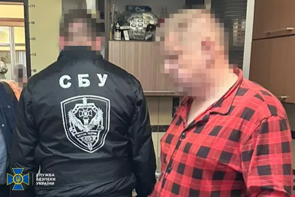 На заході України топпосадовці поліції «кришували» онліфанщиць – їх затримали