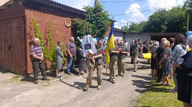 Два сини лишилися без батька: на Волині попрощалися із Сергієм Бручком (фото)