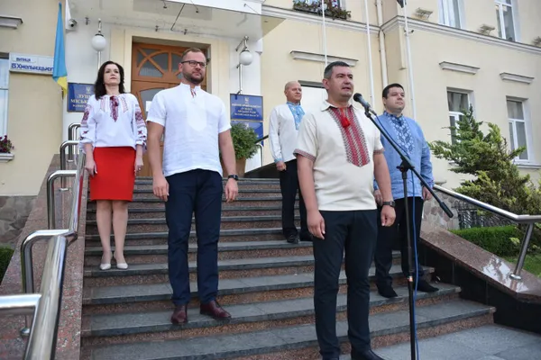 Фейсбук у синьо-жовтих прапорах: волиняни вітають зі святом (фото)