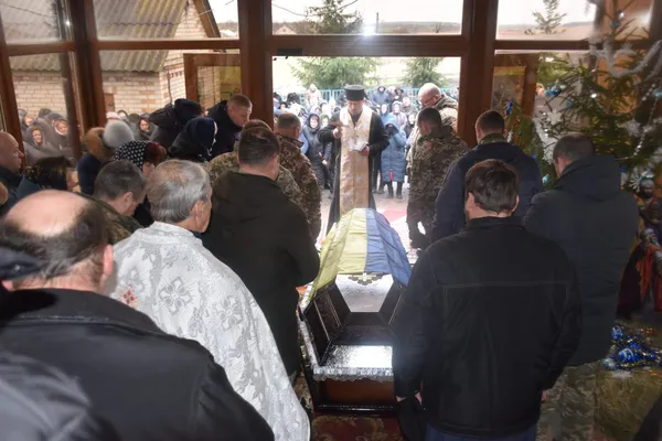 Назавжди 23: у Луцькому районі прощались з загиблим Героєм Віктором Вороняком (фото)