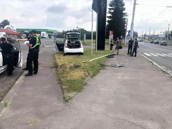 За п'ять з половиною років волинські патрульні потрапили в 53 аварії (фото)