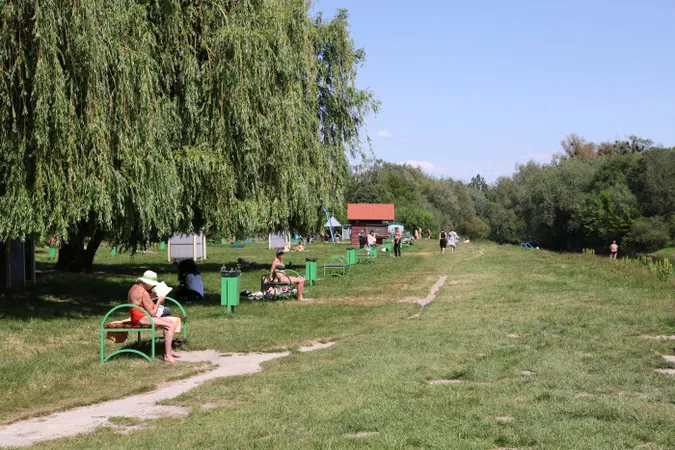 Міські пляжі у Луцьку перевірили на готовність до початку купального сезону