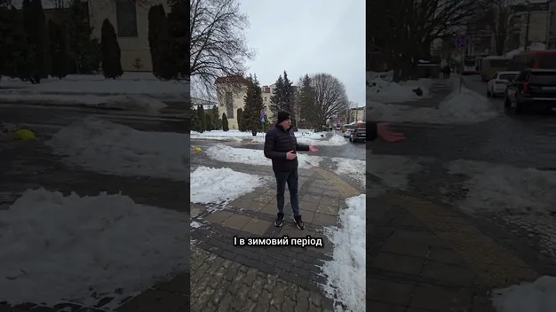 У Луцьку люди ігнорують перенесені пішохідні переходи (відео)