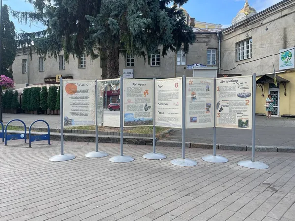 У Луцьку розширять фотостенд із портретами полеглих Героїв