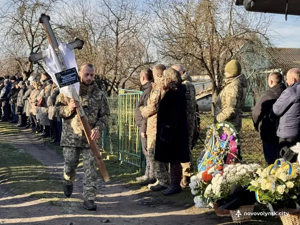 На Волині попрощалися із загиблим у ДТП прикордонником Романом Пасальським (фото)