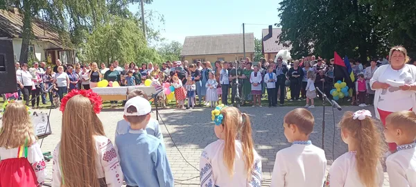 Понад 25 тисяч на авто для військових: як ярмаркували у Крупі (фото)