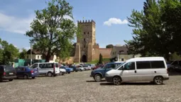 Парковку біля Луцького замку пропонують прибрати (відео)