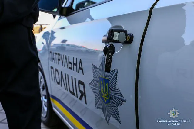 Дитина за кермом і хабар патрульним: волинянину «світить» кримінал