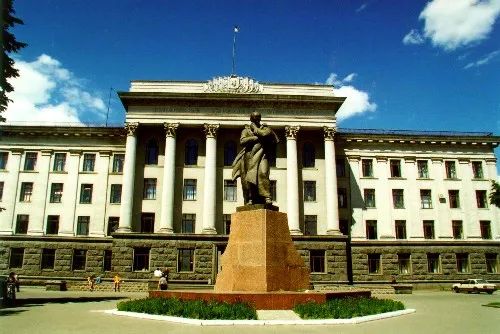 Науковці СНУ «передумали» і підтримали «декомунізаційний» закон
