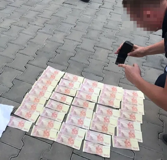 На Волині посадовці намагилася дати хабар поліцейським (фото) 