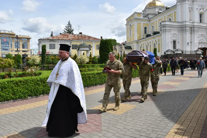 У Луцьку попрощались із ​​​​​​​Героєм Олександром Вибачем (фото)