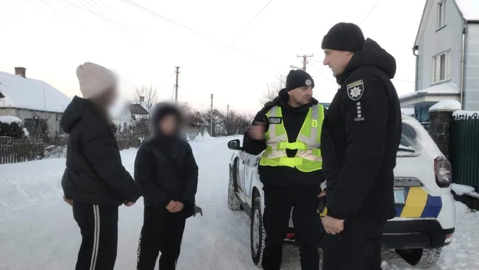 Як поліція на Волині допомагає мешканцям громад у складних погодних умовах (фото)