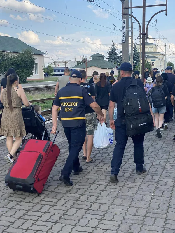 На Волині зустріли евакуаційний потяг з Харківщини (фото)