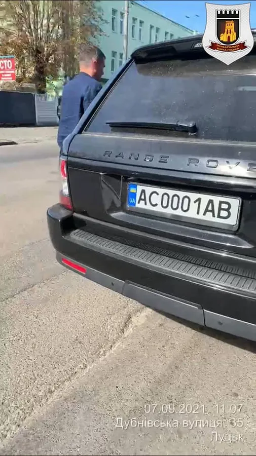 Мешканці інших громад підкидають лучанам сміття в контейнери на Дубнівській (фото)