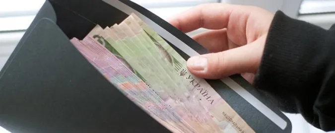Повідомили, коли викладачам вишів піднімуть зарплати