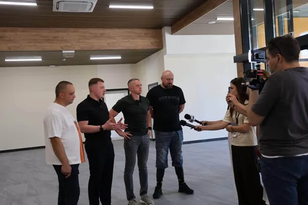 Підтримка захисників на Волині: Тарас Шкітер і перший заступник голови Верховної Ради оглянули майбутній ветеранський хаб (фото)