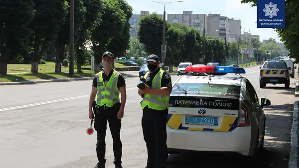 У Луцьку патрульні «полюють» на водіїв-шумахерів (фото)