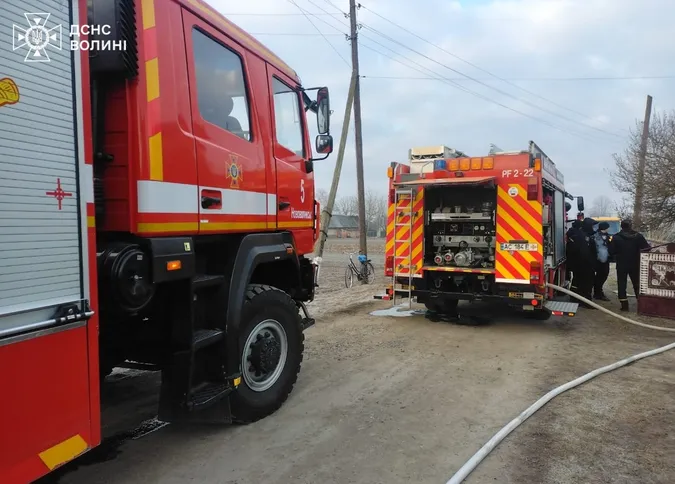 На Волині зранку горів житловий будинок (фото)
