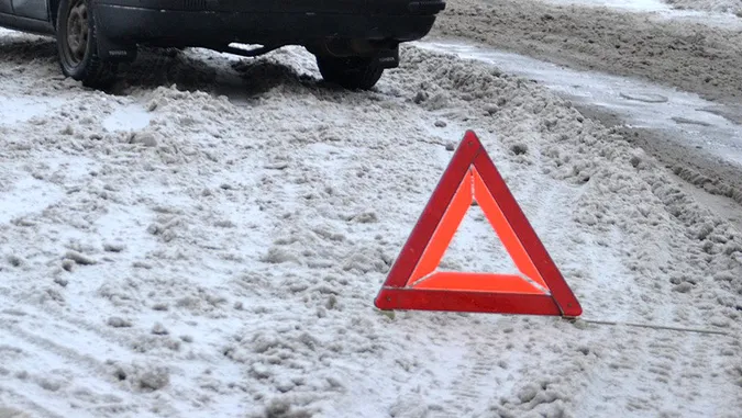 На Волині іномарка в'їхала в припарковану «Дев'ятку»: є постраждалі