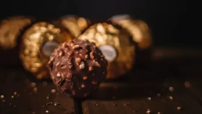 Як приготувати вдома цукерки «Ферреро Роше»: рецепт