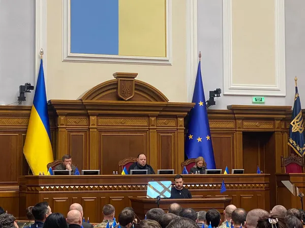 Зеленький виступив у Раді із щорічним посланням