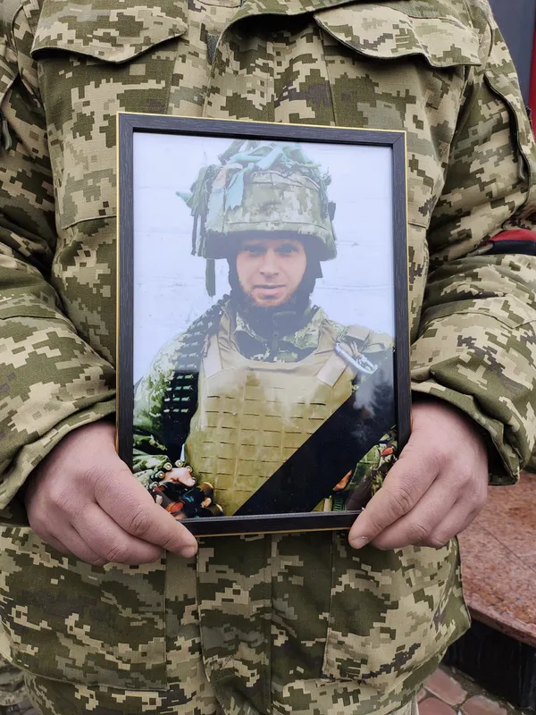 На Волині попрощалися із загиблим під Мар'їнкою Володимиром Фірчуком (фото)