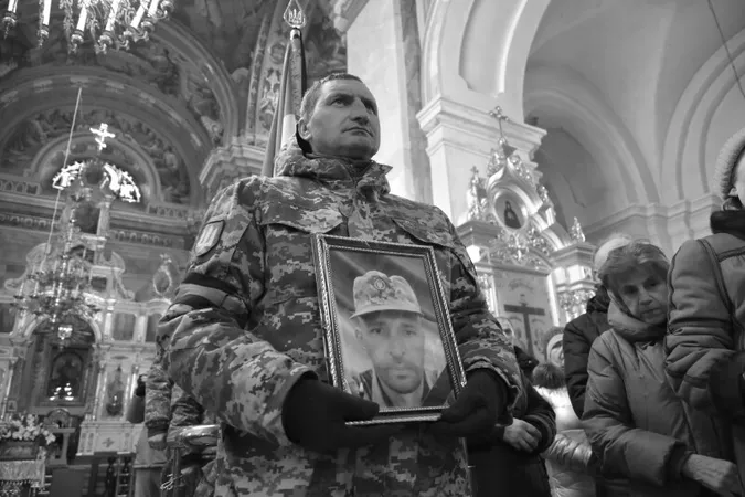 У Луцьку попрощалися із двома воїнами – Олександром Лакеєм та Богданом Барасьом (фото)