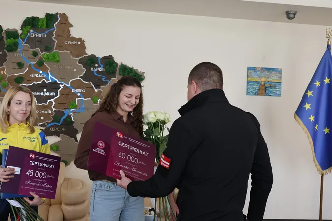 У Луцьку спортсменкам-чемпіонкам вручили грошові сертифікати (фото)