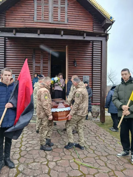У Луцькому районі попрощалися із померлим воїном Миколою Казміруком (фото)