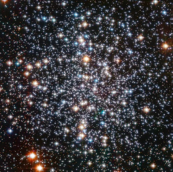 Hubble зафіксував рідкісну чорну діру поблизу Землі (фото)