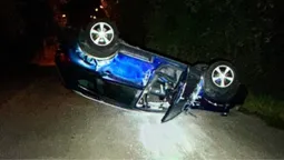 У Луцьку внаслідок ДТП на дах перекинувся Nissan (фото)