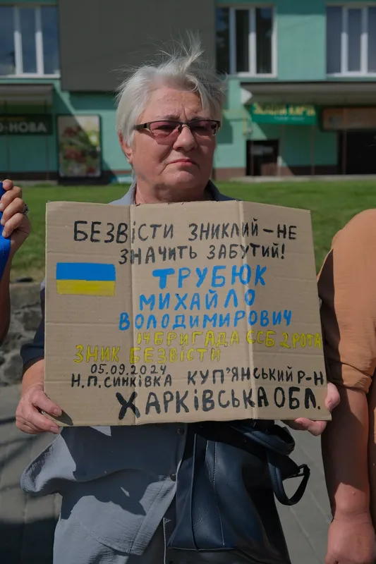 У Володимирі влаштували автопробіг та мирну акцію на підтримку полонених і зниклих безвісти (фото)