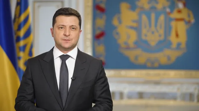 Не бігти по гречку і сірники: Зеленський закликав громадян зберігати спокій (відео)