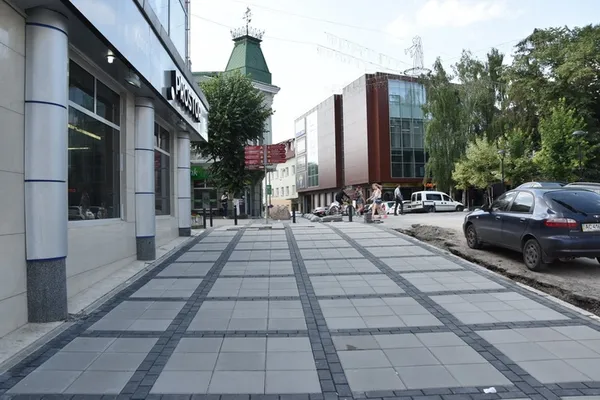 У Луцьку ремонтують центр міста (фото)