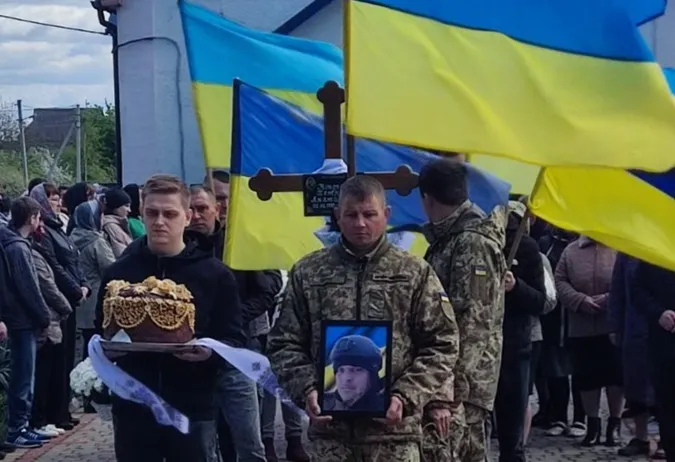 На Волині попрощалися із воїном Петром Кондрацьким (фото)