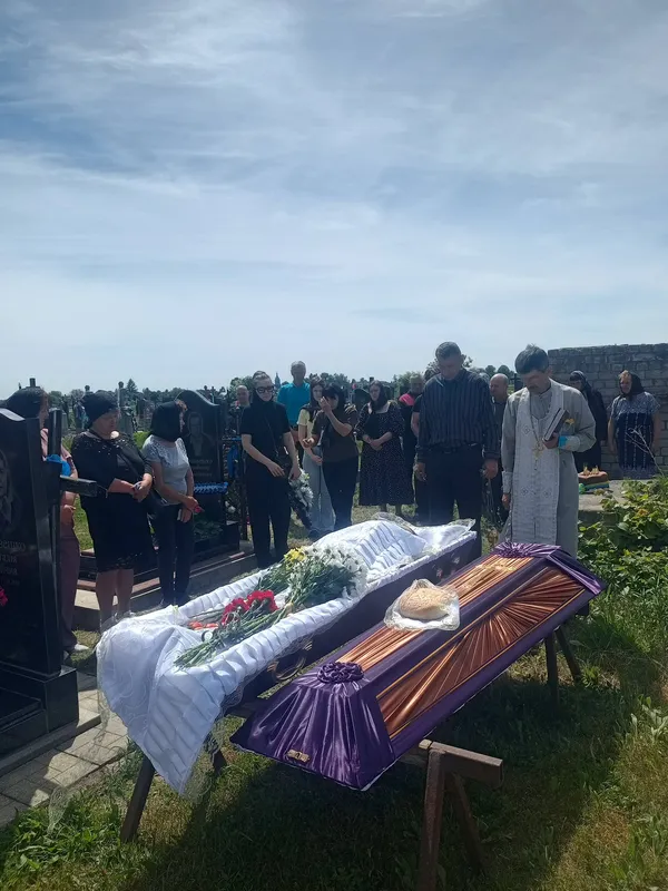 Помер від важкої хвороби: на Волині поховали ветерана Романа Шнита (фото)