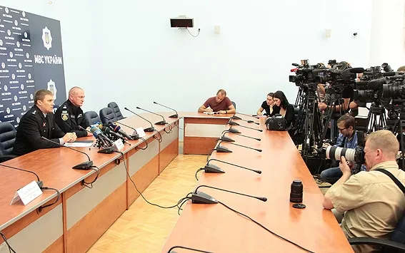 Поліція затримала злочинну групу, яка діяла в 12 областях 