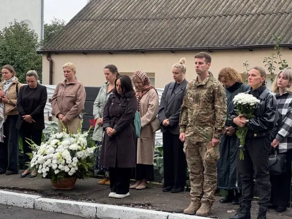 Навіки 22: на Волині в останню дорогу провели Героя Романа Григор'єва (фото)
