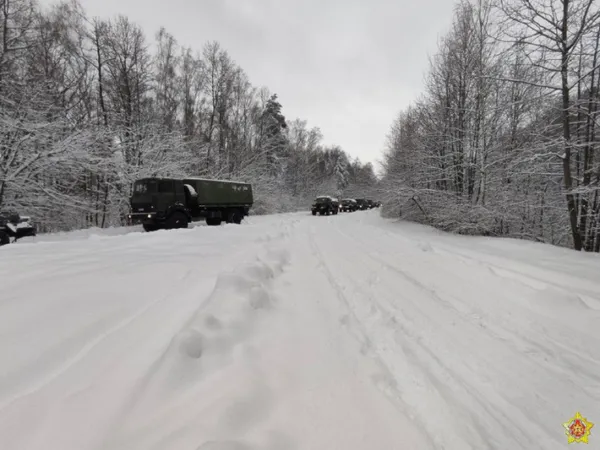 Білоруські війська, які були на кордоні з Україною, повертаються на базу (фото)