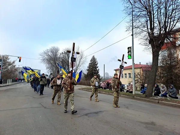 Сумне Різдво: у Ковелі попрощалися з двома захисниками (фото)