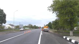 На частині відремонтованої волинської траси нанесли розмітку холодним пластиком (фото)