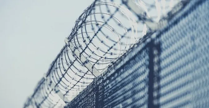 Чоловік втік з-під домашнього арешту до в'язниці, щоб не святкувати Різдво на самоті