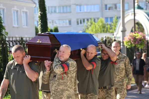 У Луцьку попрощалися із загиблим Героєм Анатолієм Хабовцем (фото)