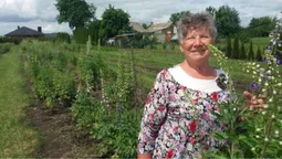 Знана волинська квітникарка поділилася секретом вирощування «живого мережива» (фото)